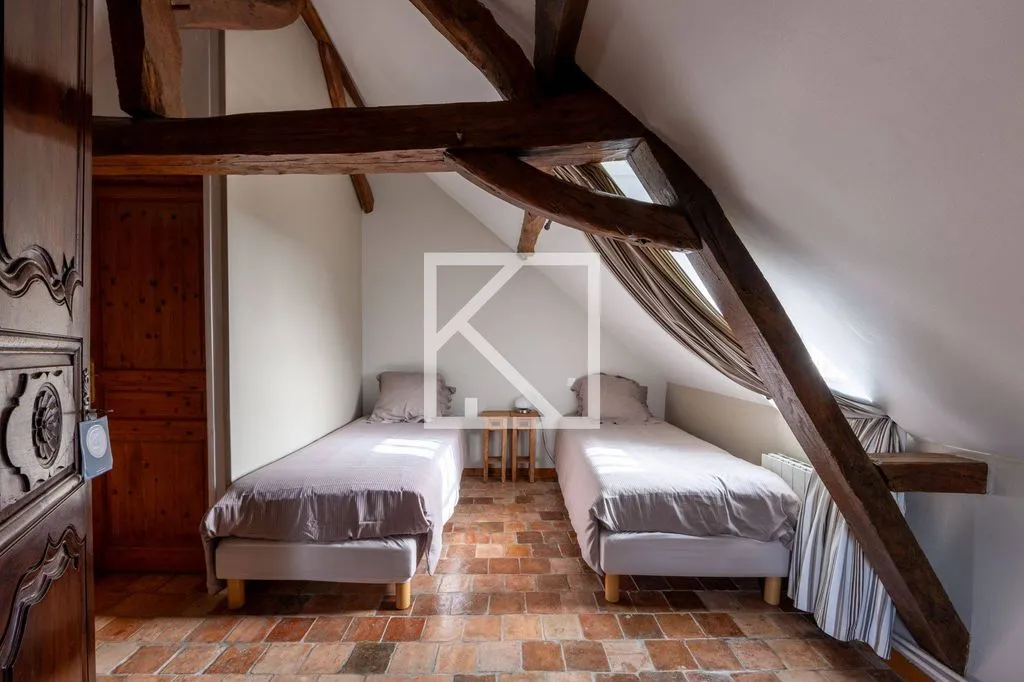 Pièces - Maison de Luxe avec Piscine à Chevillé