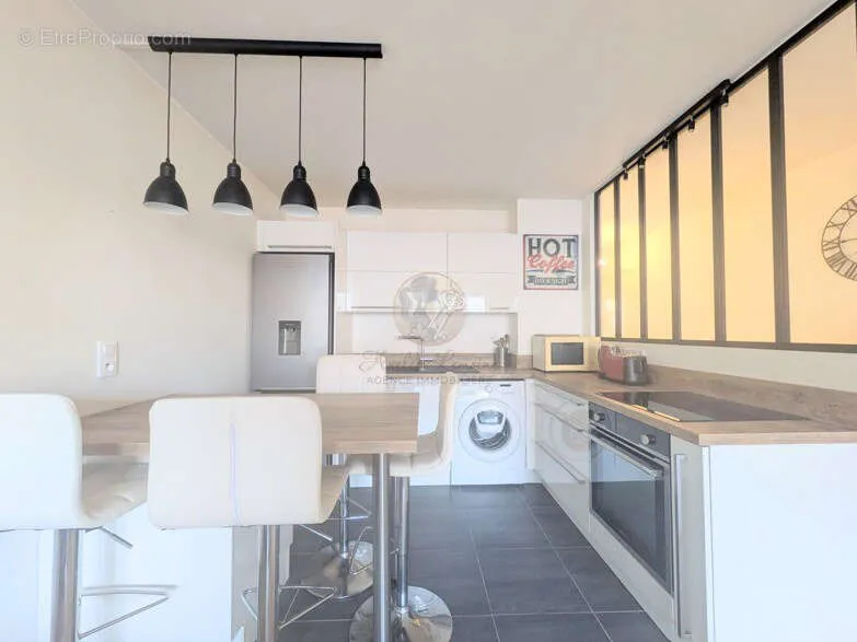 Kitchen - T2 with Balcony and Parking in Lyon