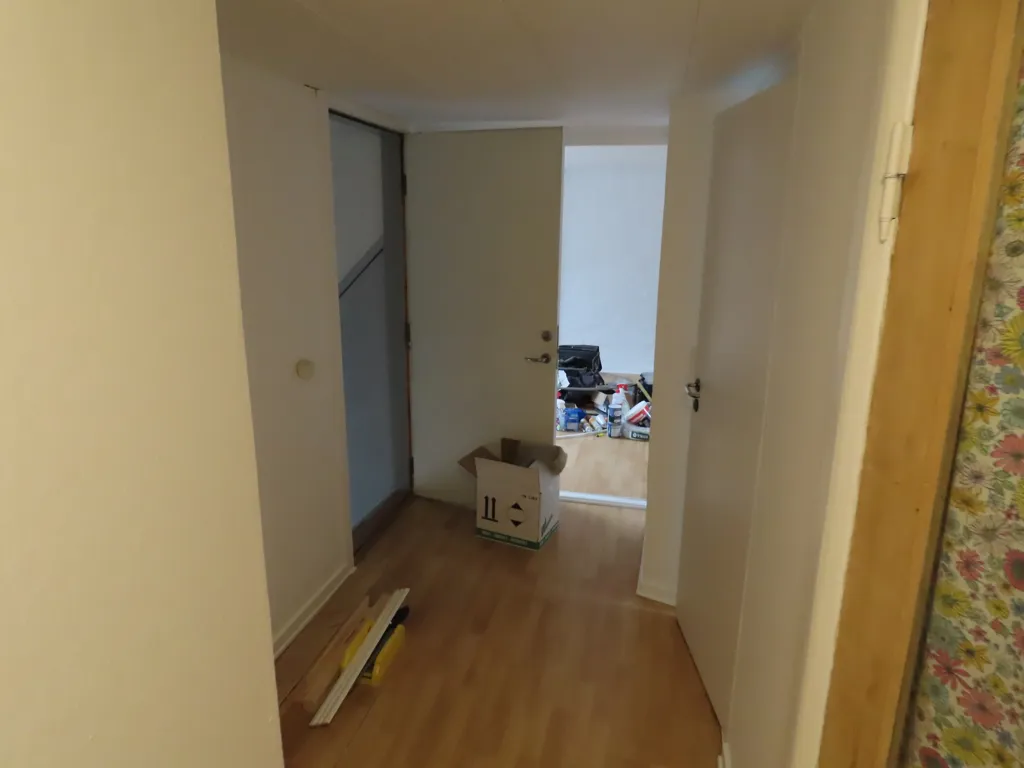 Ingresso - Old-Style Flat in Central Location
