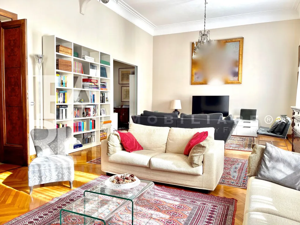 Elutuba - Renovated Apartment with Private Courtyard in Parioli
