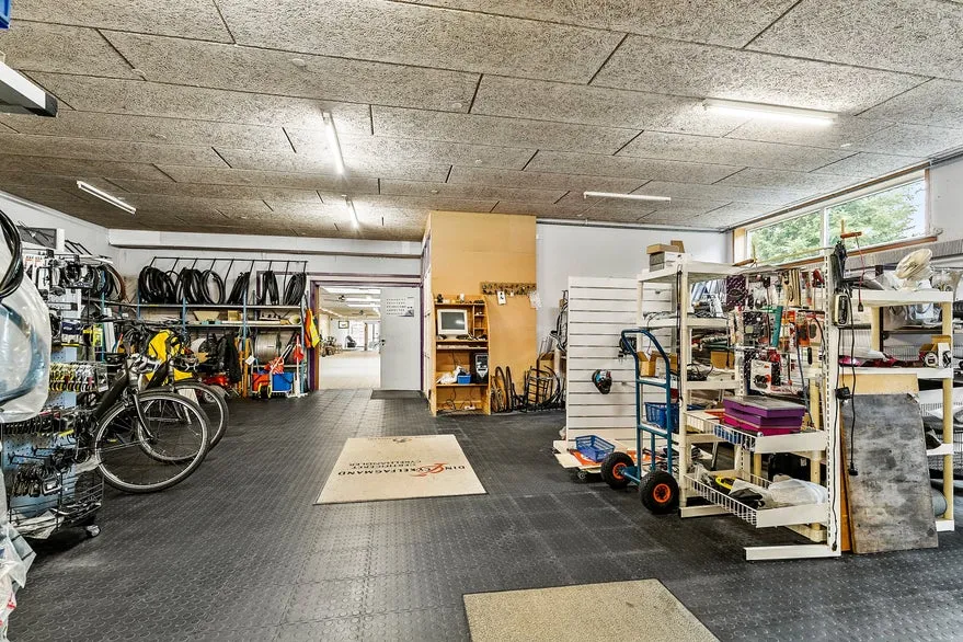 Garage - Workshop and Residence in Rødding Centre