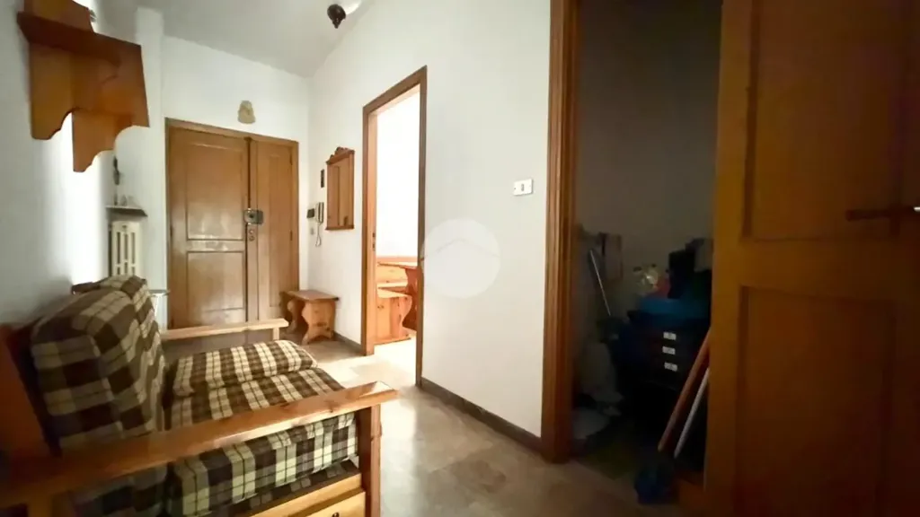 hallway_entrance