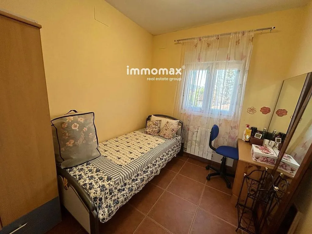 Chambres - Chalet with Garden and Garage in Palau-solità i Plegamans