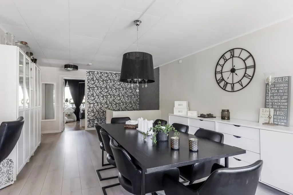 Söögituba - Two-Storey Villa with Garden in Hovsta
