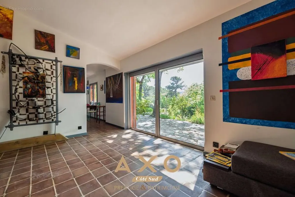 Elutuba - Villa with Pool in Le Puy Sainte Reparade