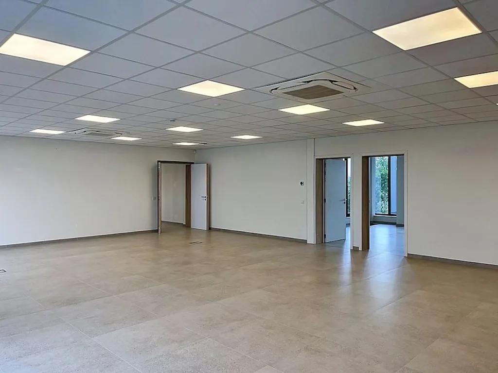 Stanze - New Office with High-End Finish in Oudenaarde