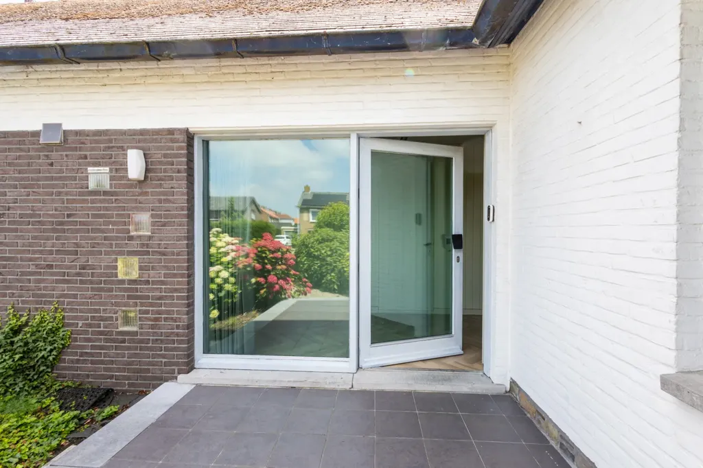 Välivaade - Spacious Detached House with River View in Westdorpe