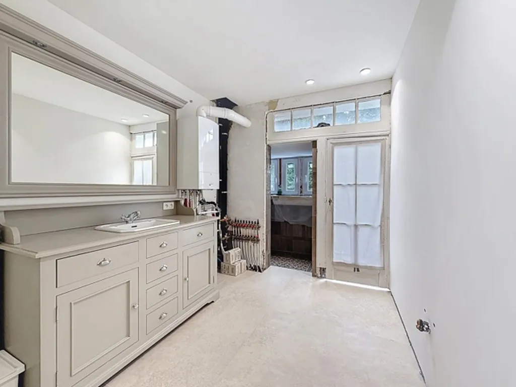 Salles de bain - Duplex avec Jardin dans le Quartier Louise
