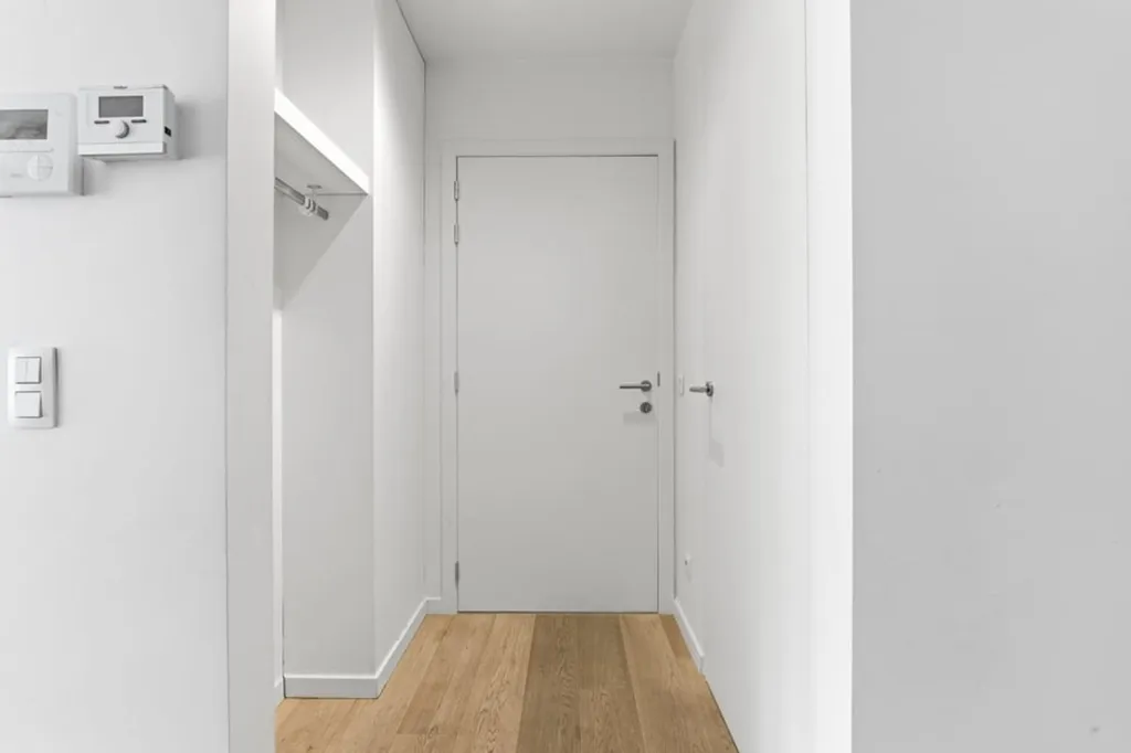 hallway_entrance