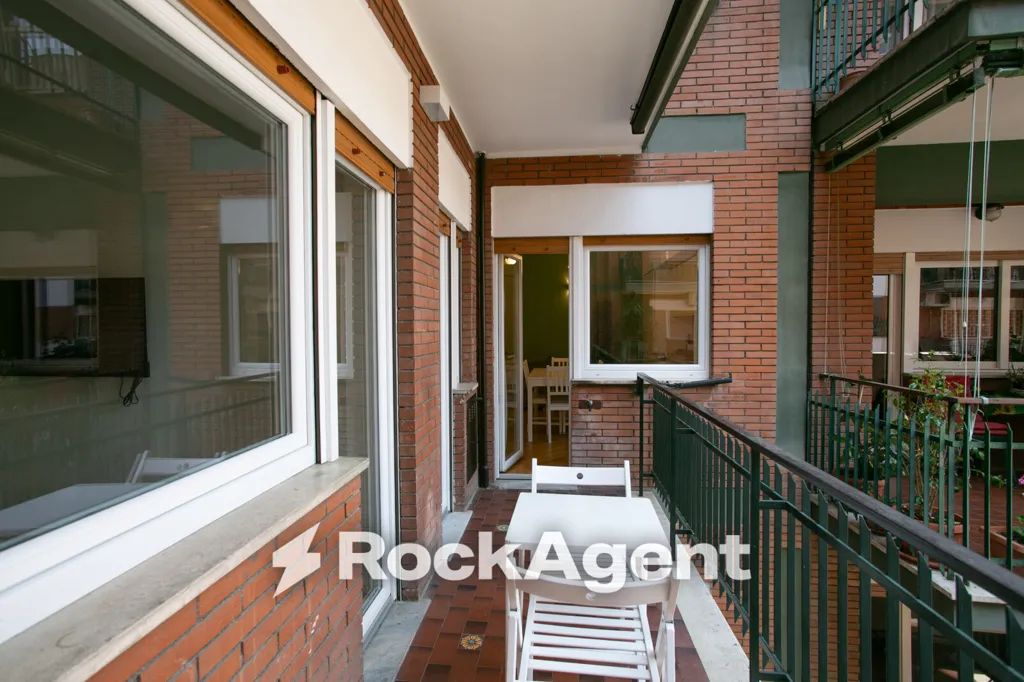 Rõdu - Ristruttured Apartment with Balcony in Rome