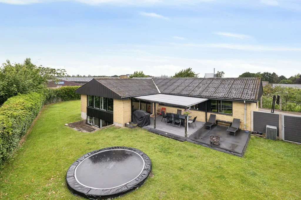 Garden - Maintained Family Villa in Viborg