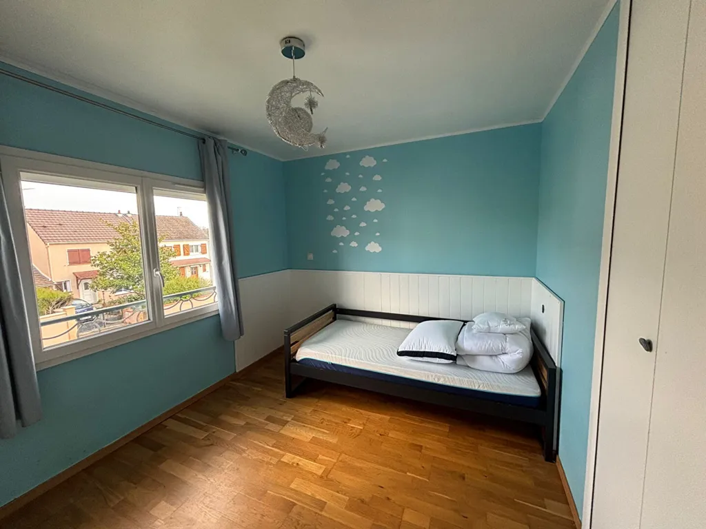 Magamistoad - Spacious Flat with Terrace in Trilport