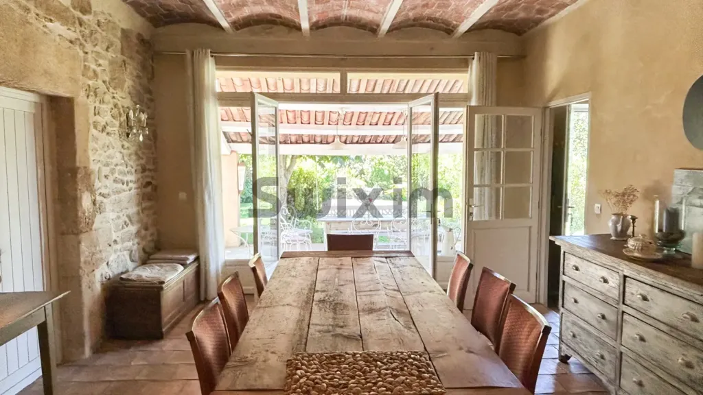 Salle à manger - Mas Rénové avec Piscine Chauffée près d'Uzès