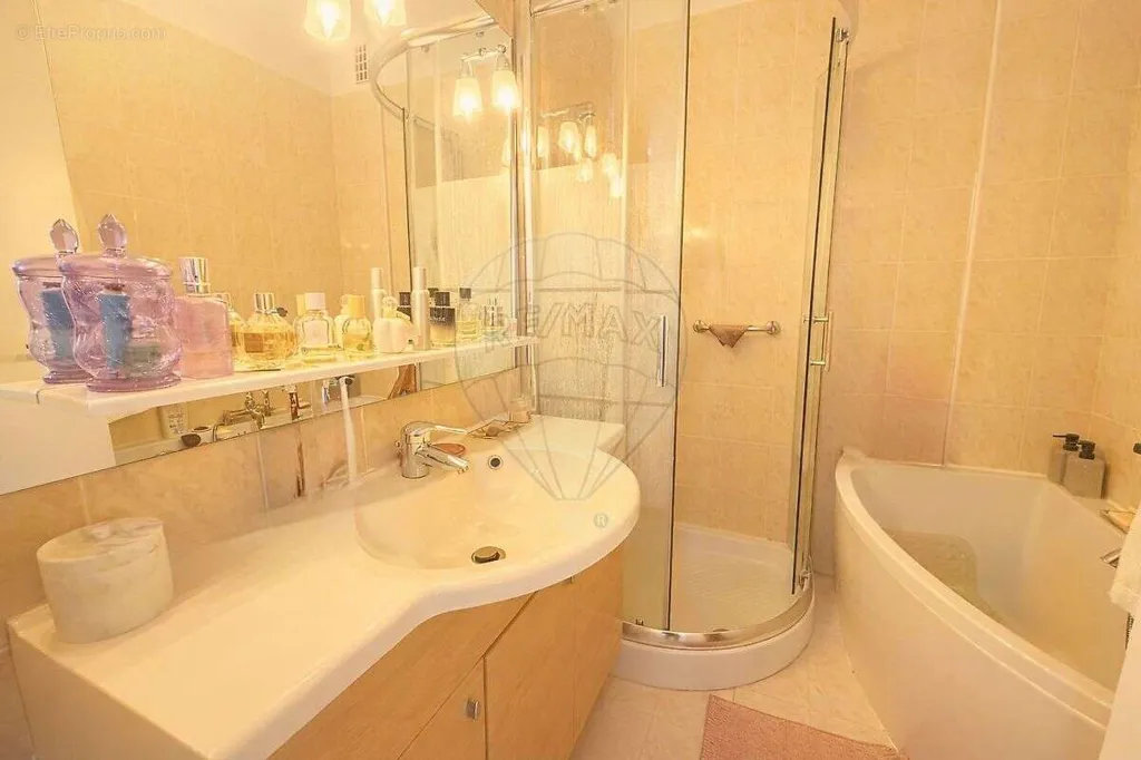 Bagni - 3-Bedroom Apartment with Sea View in Nice