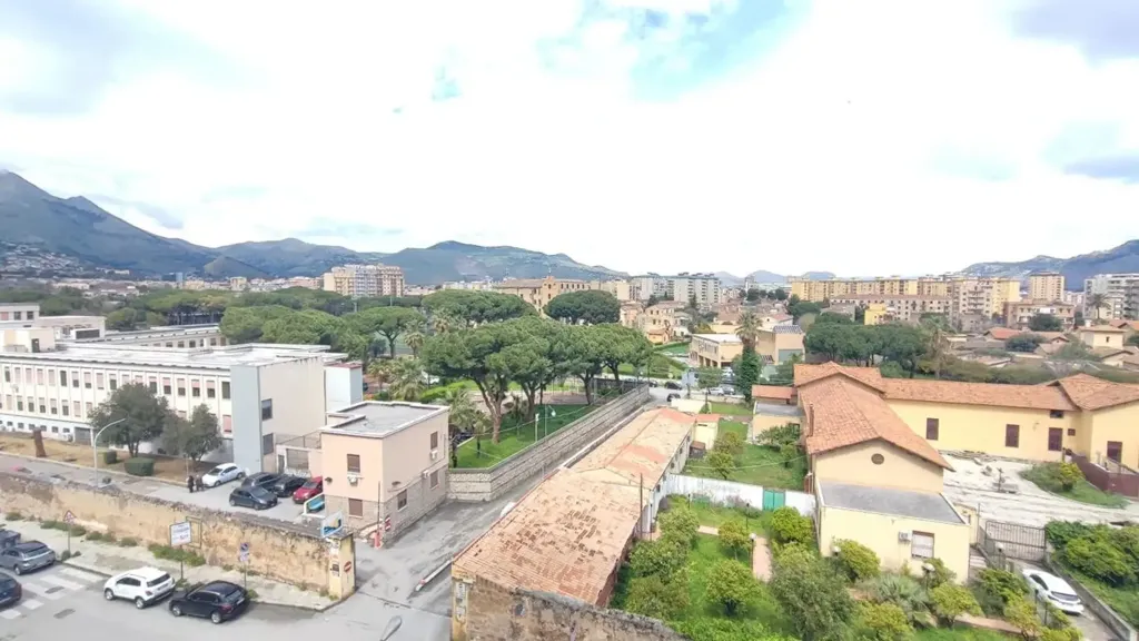 Balcon - Apartment with Castle View in Palermo