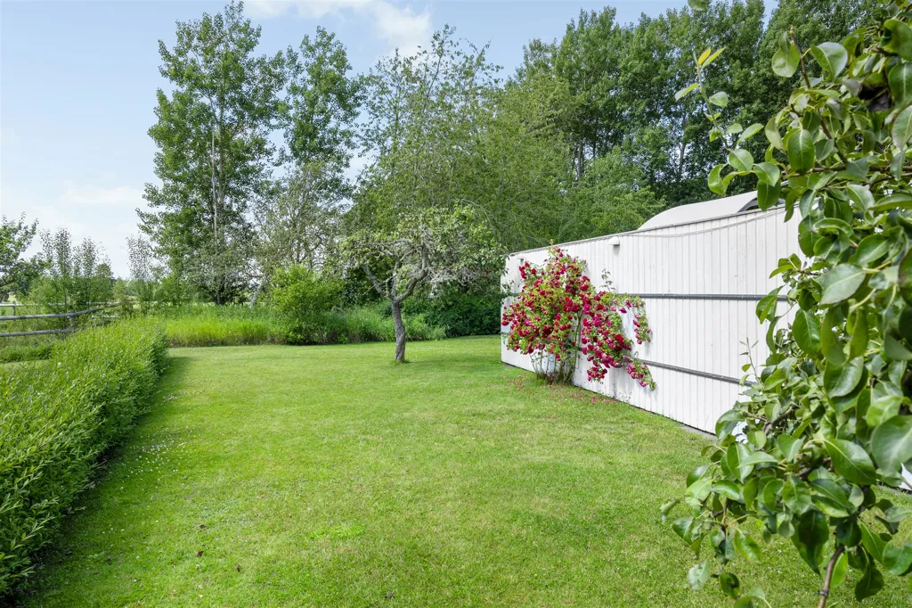 Jardin - One-Storey Villa with Pool in Lerdala