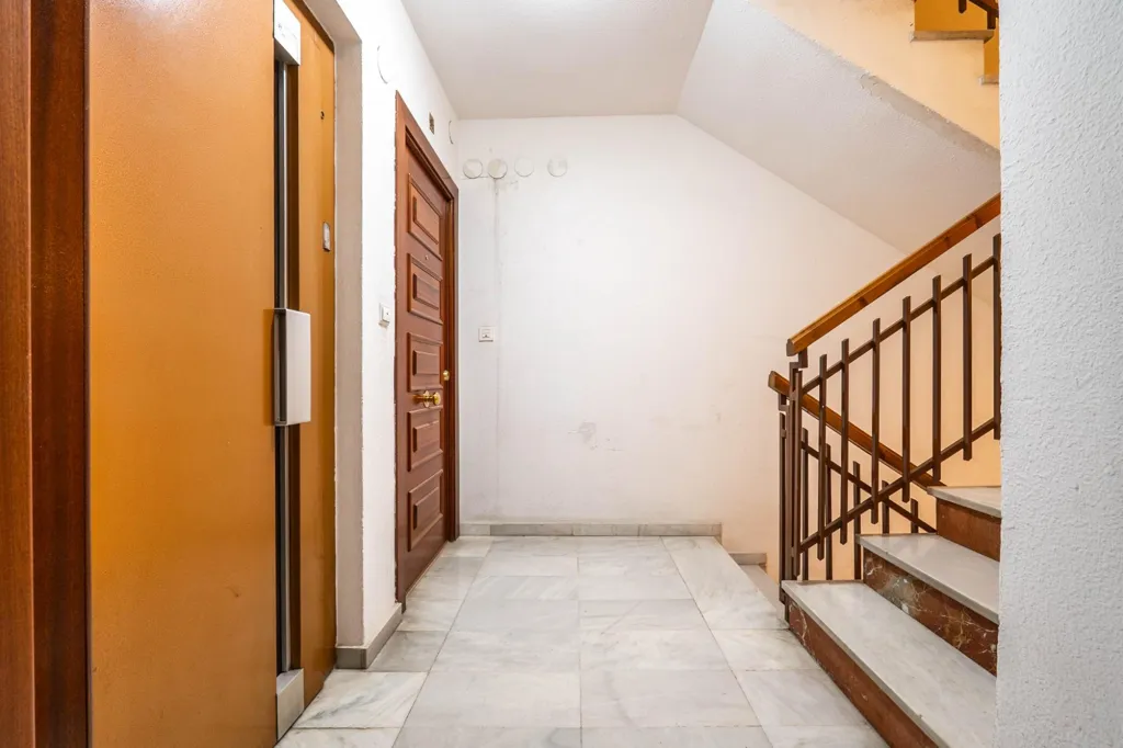 Toad - Apartment with Private Patio in Granada Centre