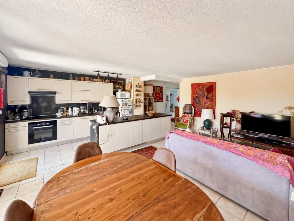 Cucina - 3-Bed Flat with Garden and Terrace in Saint-Raphaël