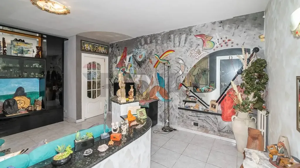 Living Room - Spacious Apartment with Large Terrace in Catania