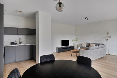 Sala da pranzo - Bright 2-Bedroom Apartment in City Centre