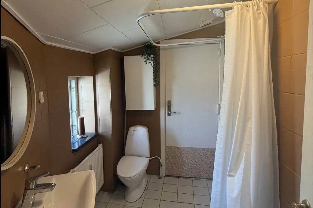 Salles de bain - Condo with Garden Access in Vejle Centre
