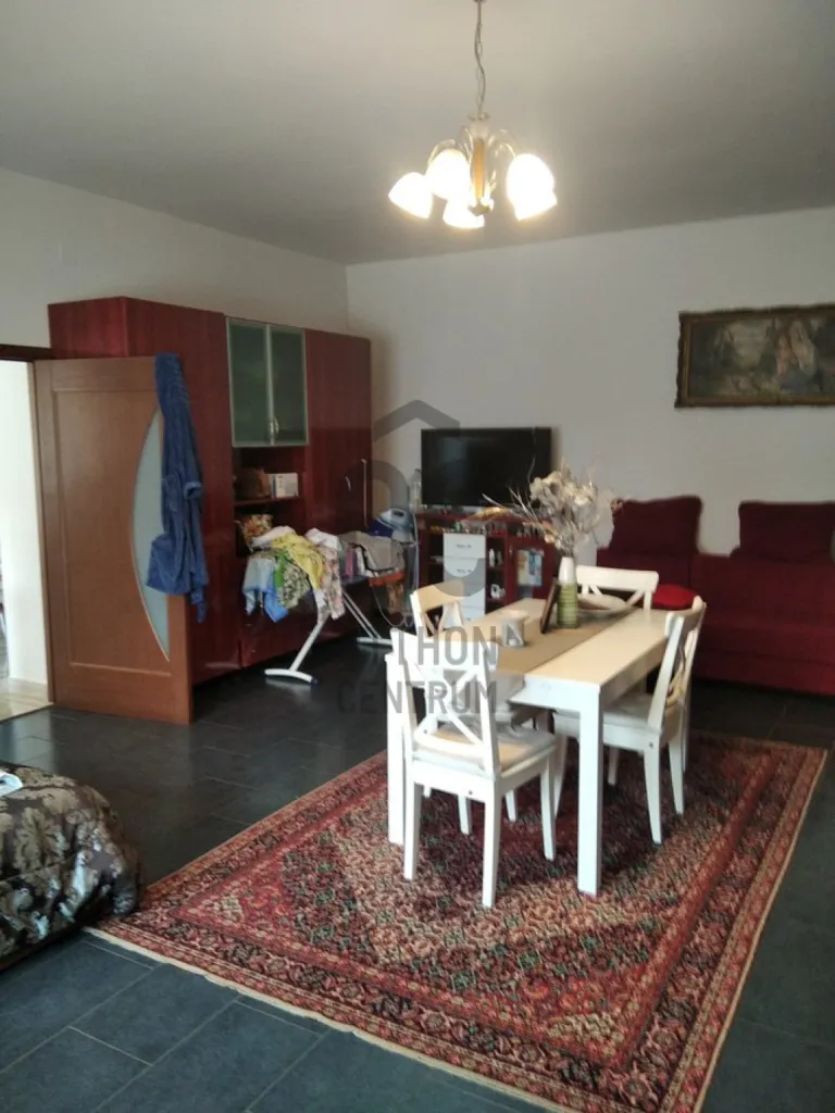 Elutuba - Multi-Generational House with Workshop in Székesfehérvár
