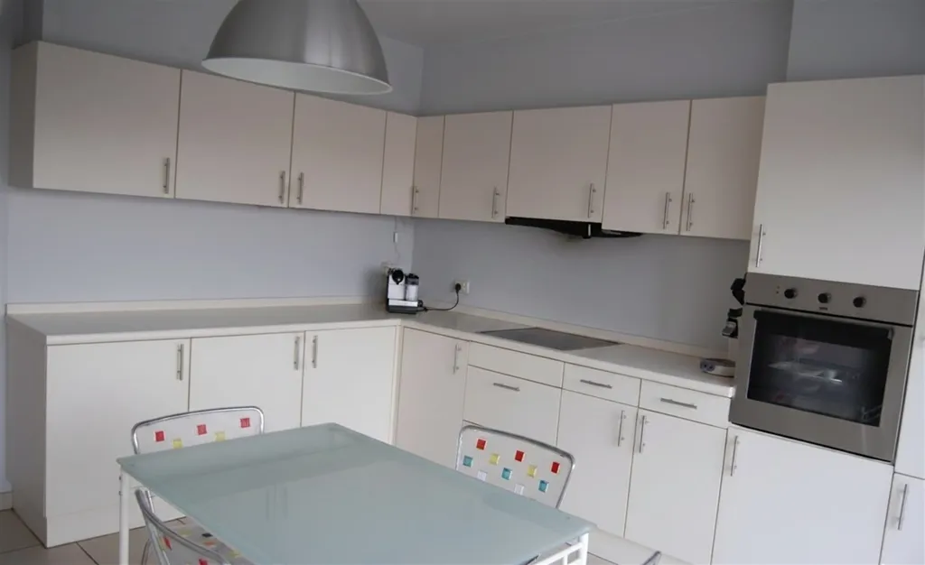 Köök - Spacious Duplex Apartment in Kortenberg