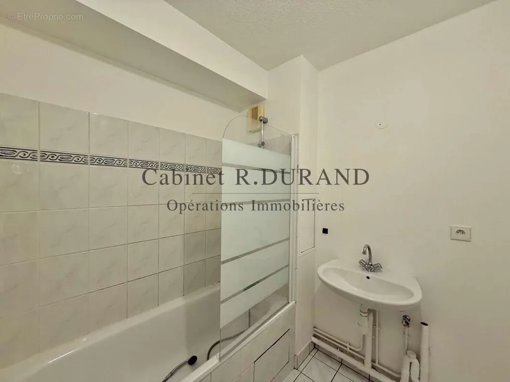 Salles de bain - Appartement avec Balcon à Colombes