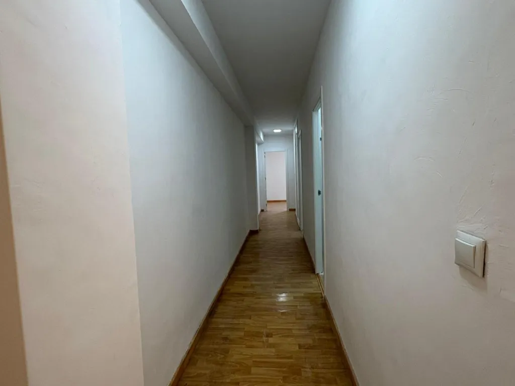 Esik - Refurbished Flat with 5 Bedrooms in Centro, Ontinyent
