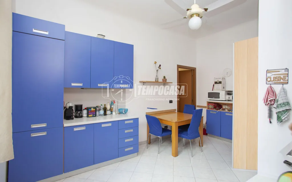 Cucina - Three-Bedroom Apartment in Historic Building, Milan