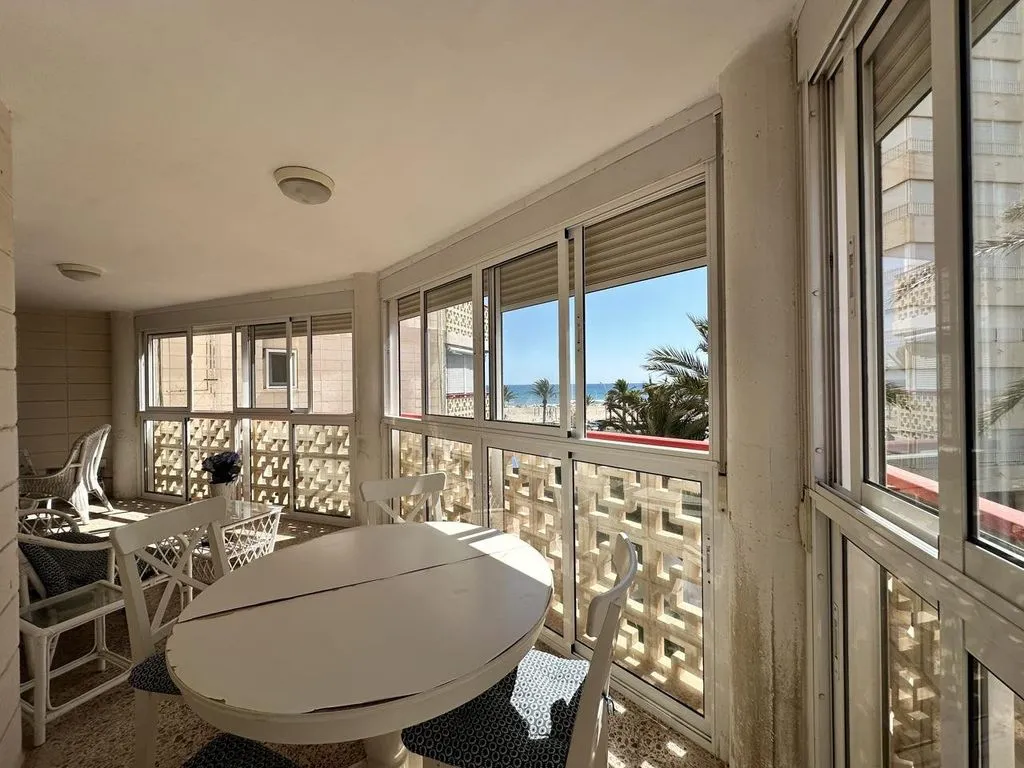 Balcon - Beachfront Flat with Pool in Alicante