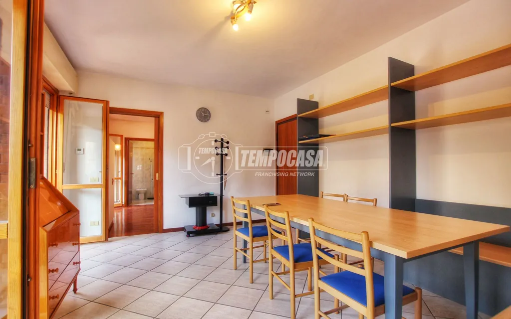 Dining Room - Rustic 2-Bedroom Flat with Balcony in Ancona
