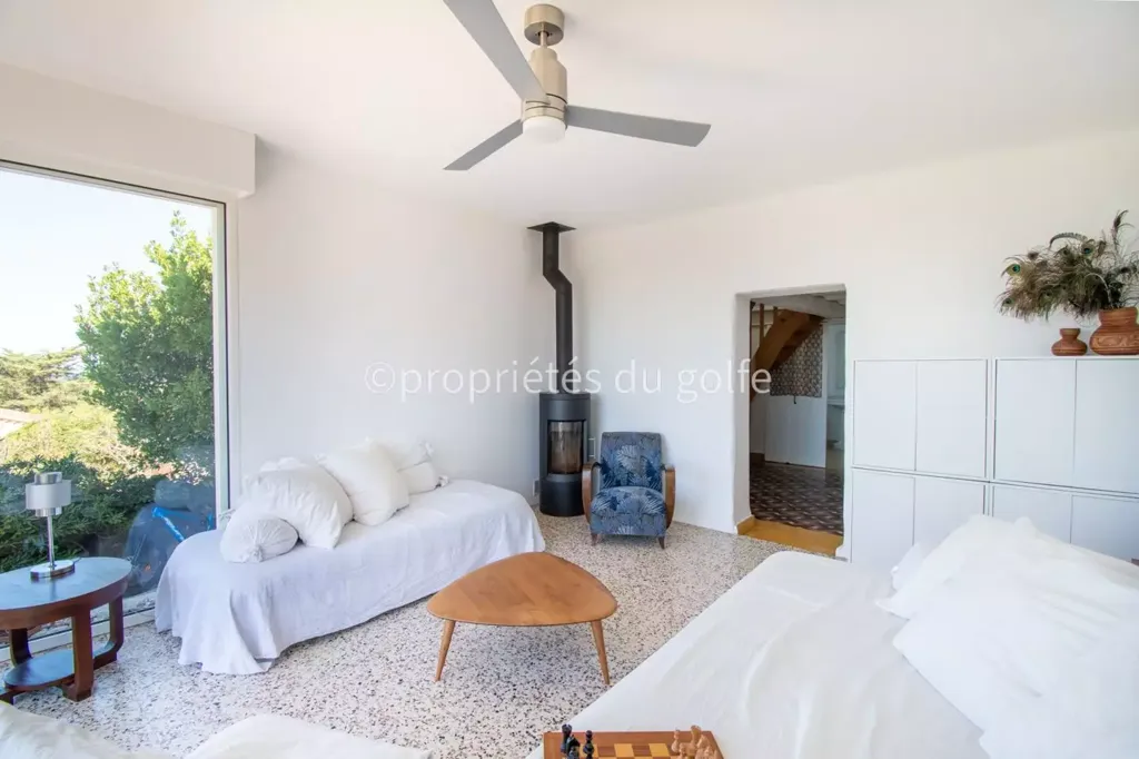 Bedrooms - Villa with Panoramic Sea View in Sète