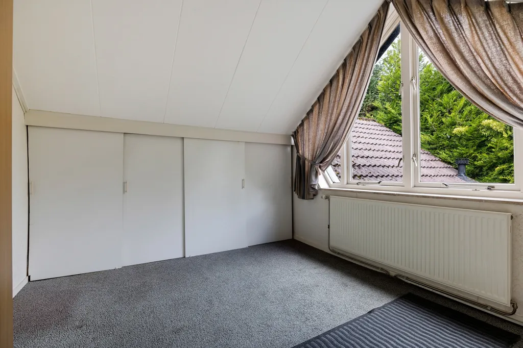 Magamistoad - Semi-Bungalow with Carport in Havelte