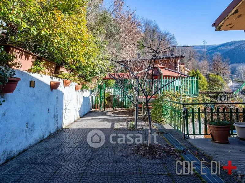 Terraza - Terraced Villa with Lake View in Rocca Sinibalda