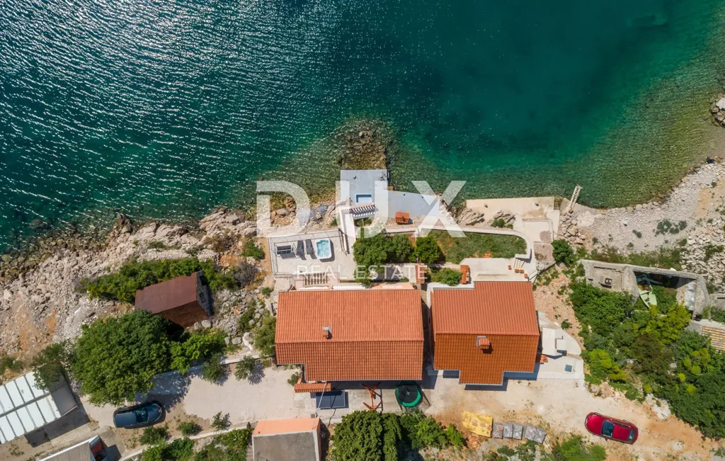 Õhuvaade - Two-Unit House with Sea View in Karlobag