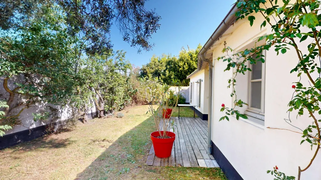 Jardin - Maison de Plain-Pied avec Jardin à Les Portes-en-Ré