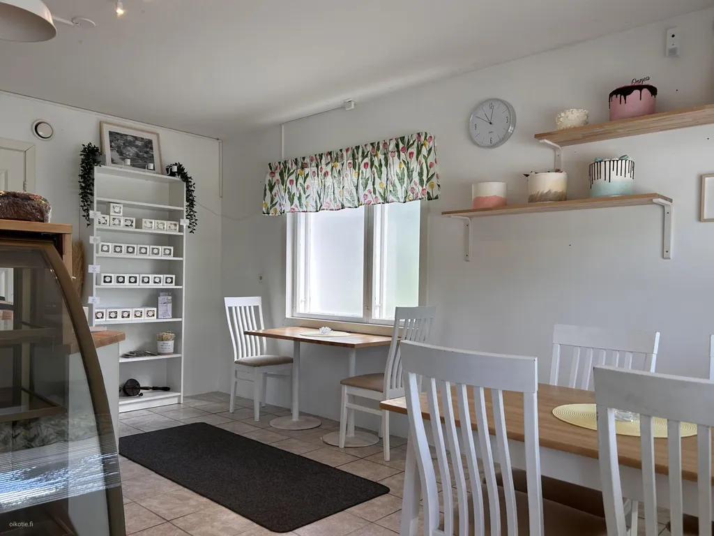 Sala da pranzo - Mixed-Use Property with Sauna in Uotila, Rauma