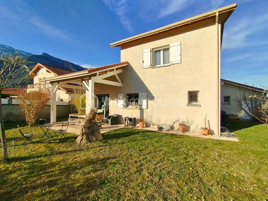 Esterno - Modern House with Mountain View in La Girardière