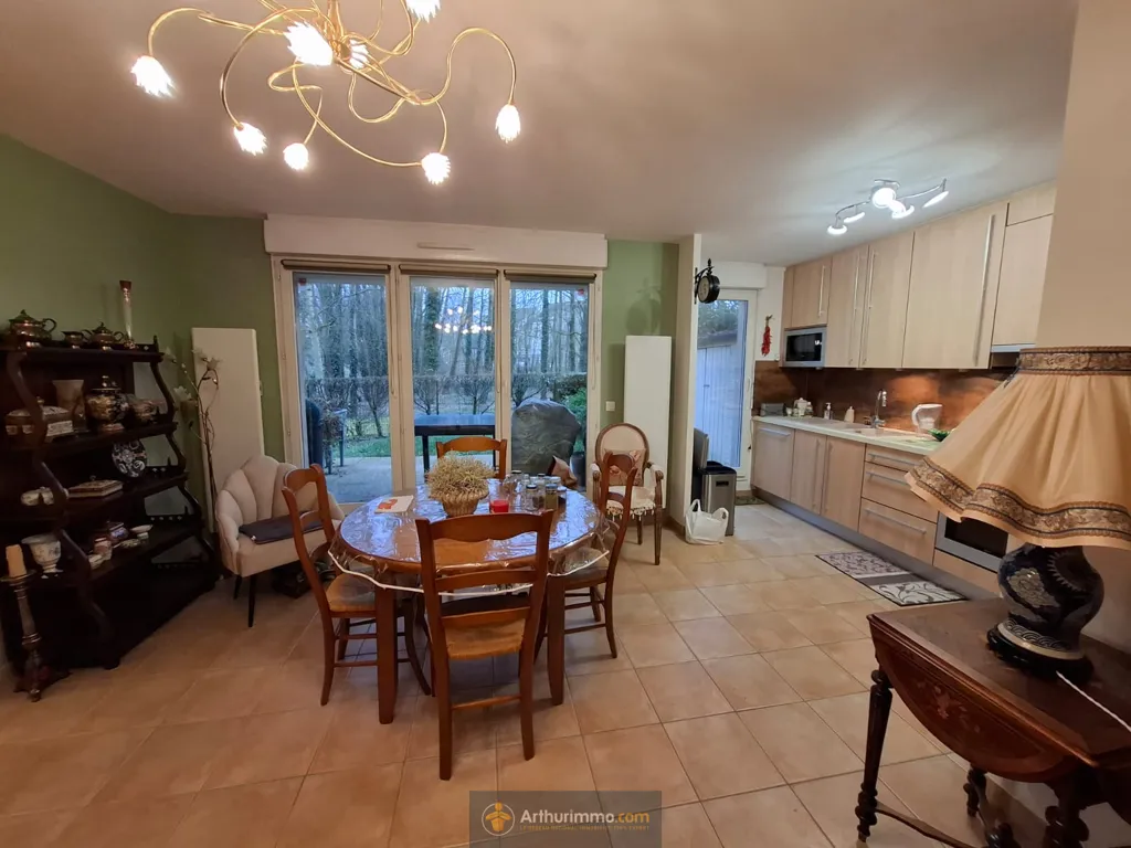 Söögituba - Refurbished 3-Bed Flat with Terrace in Coulommiers