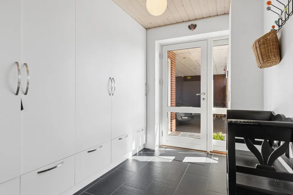 Esik - Two-Bedroom Villa with Carport in Bjert