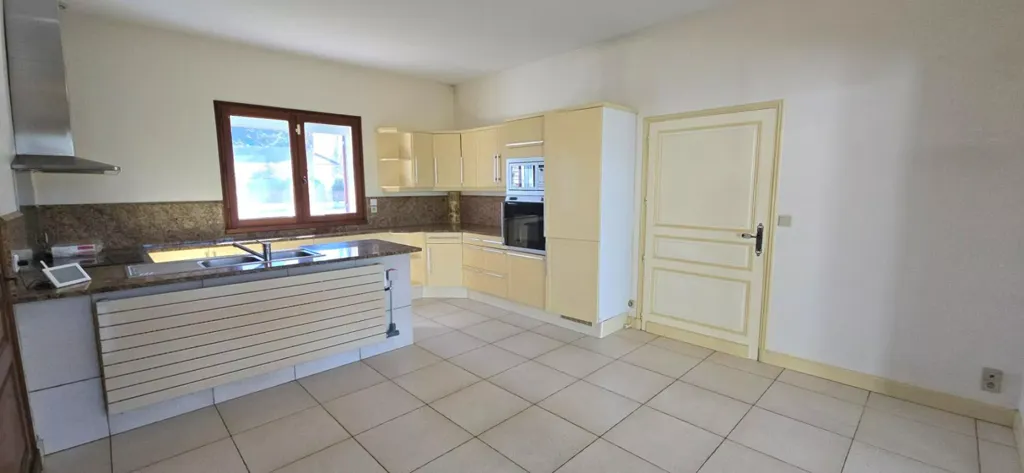 Cuisine - Maison de Standing avec Terrasse à Trelissac