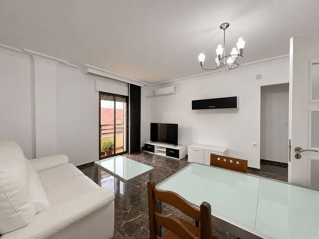 Elutuba - Apartment with Balcony in Motril Centre