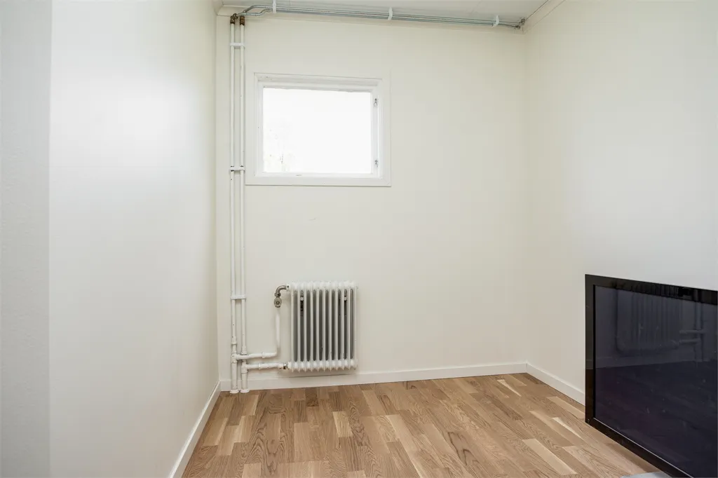 Toad - 2-Storey Villa with Workshop in 795000 SEK