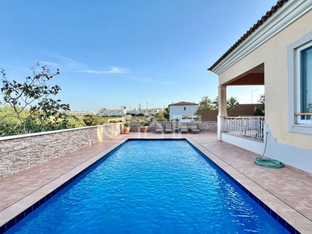 Bassein - Algarvian Style Villa with Pool in Albufeira