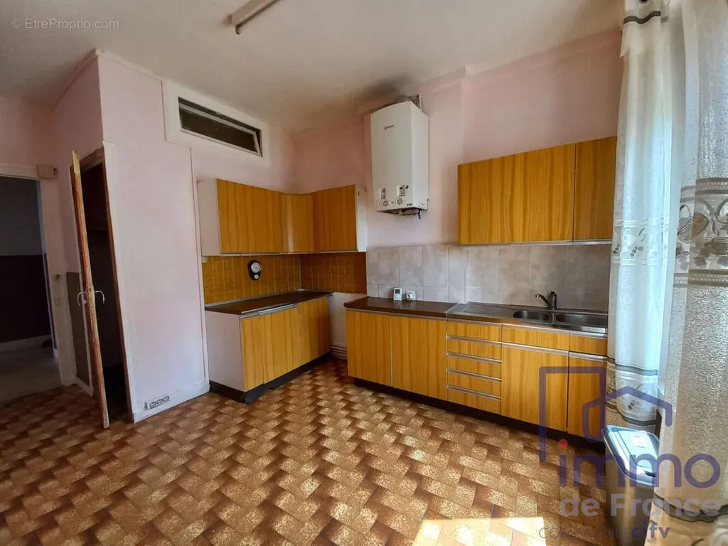 Köök - 3-Bed Apartment in Saint-Étienne