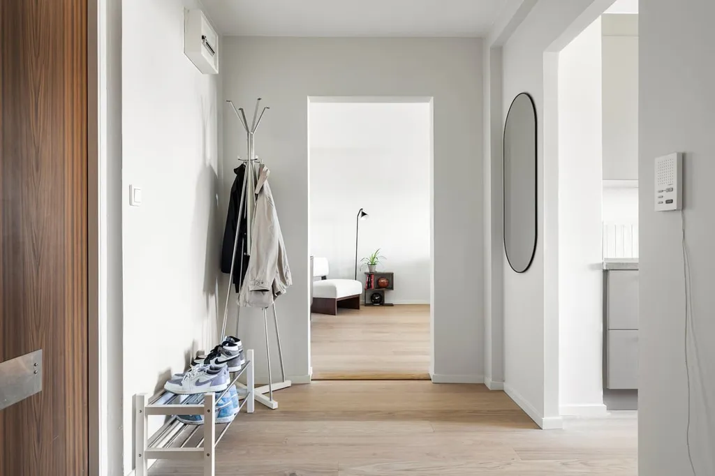Entrée - Renovated Two-Bedroom with Glass Balcony in Malmö