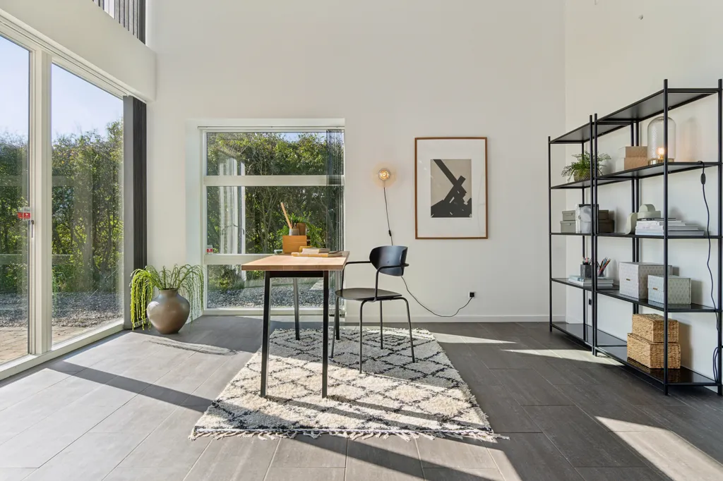Bureau - Modern Villa with Water Views in Oddesund