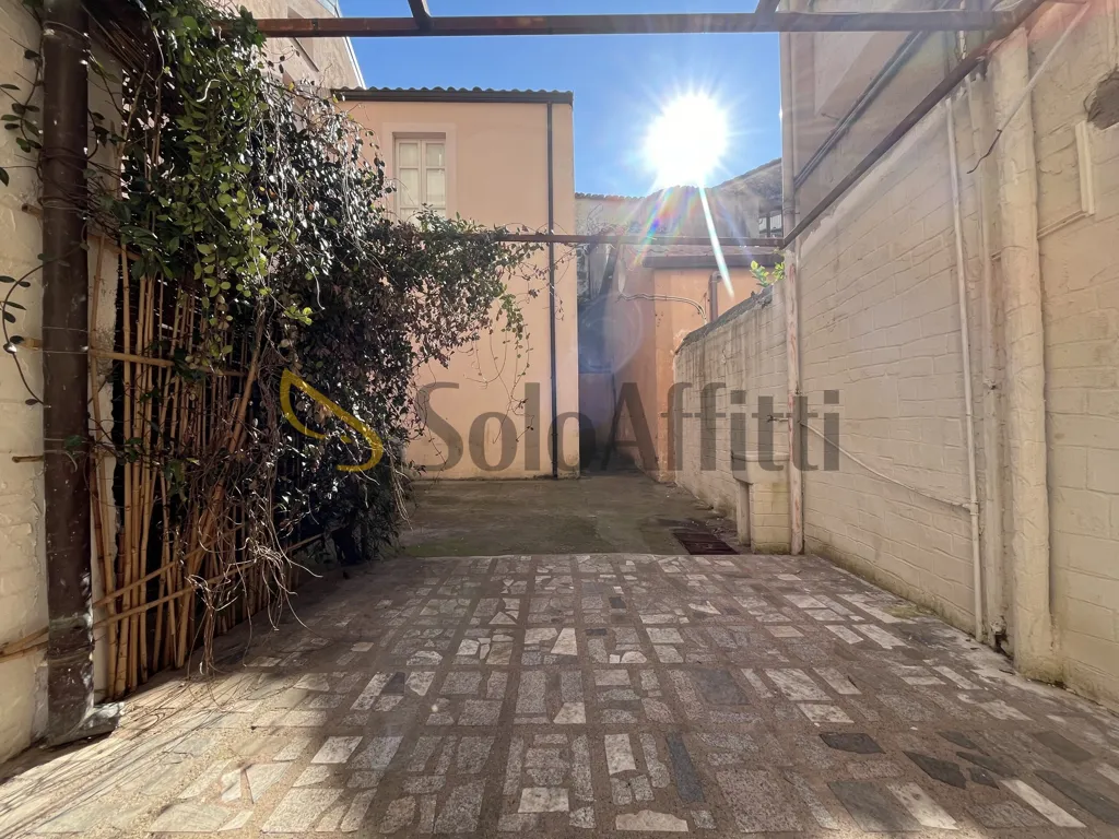 Jardin - Commercial Space with Street Frontage in Catanzaro