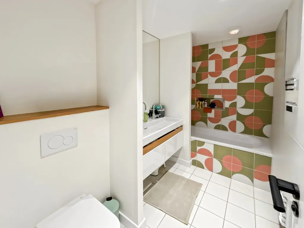 Salles de bain - Maison de Ville T5 avec Piscine à Toulouse-Guilhemery